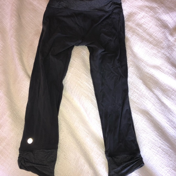Super cute lululemon cropped leggings - Picture 5 of 5